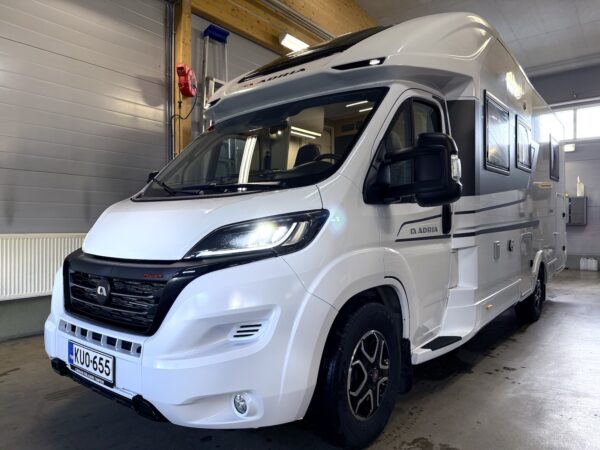 Adria Matrix Axess 670 SC