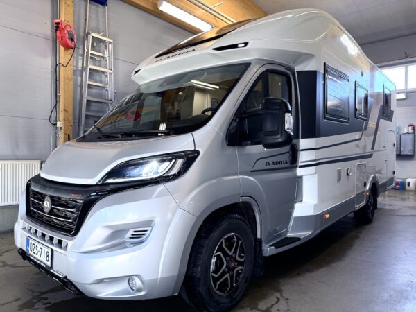 Adria Coral 670 SL Silver